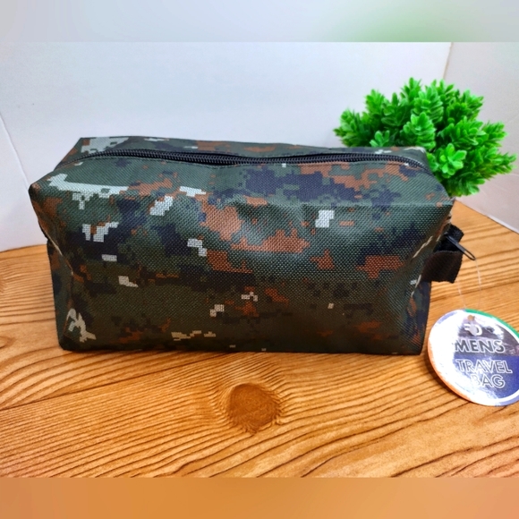 Men's Travel Bag Digital Camo - Picture 4 of 7